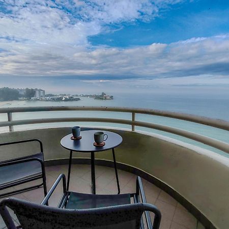 'Newly Refurbished' 'Sunny Seaview' At Regency With 2 Carpark By Shine Stay Port Dickson Buitenkant foto