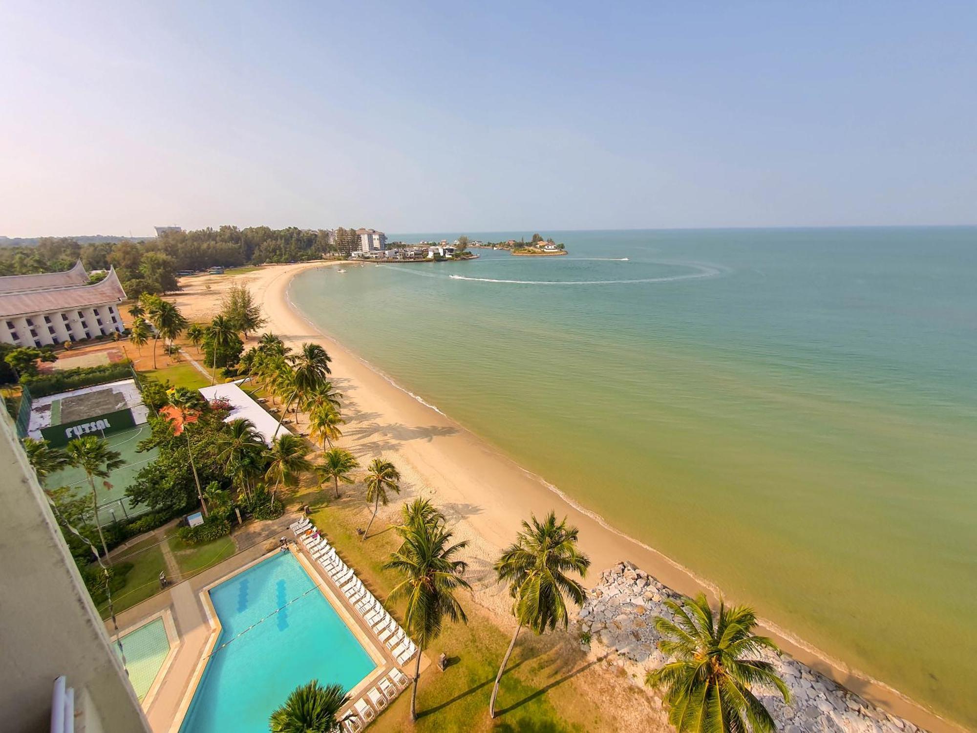 'Newly Refurbished' 'Sunny Seaview' At Regency With 2 Carpark By Shine Stay Port Dickson Buitenkant foto