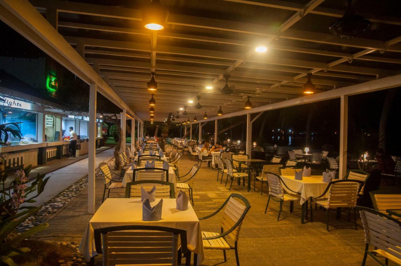 'Newly Refurbished' 'Sunny Seaview' At Regency With 2 Carpark By Shine Stay Port Dickson Buitenkant foto
