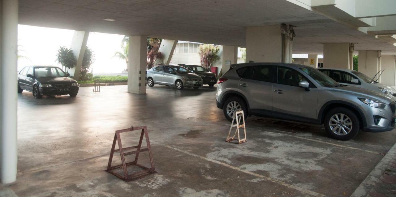 'Newly Refurbished' 'Sunny Seaview' At Regency With 2 Carpark By Shine Stay Port Dickson Buitenkant foto